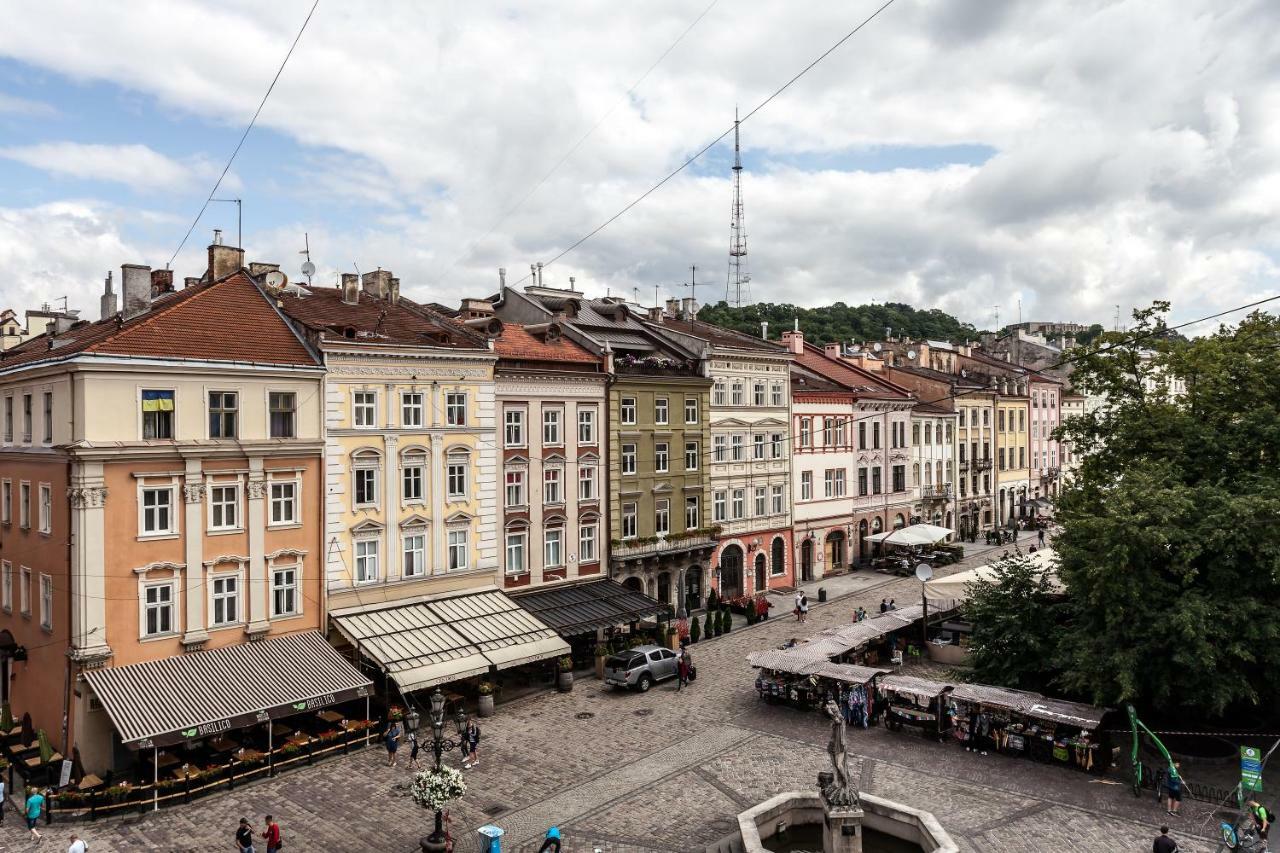 Apartment On Rynok Square Lviv Exterior photo